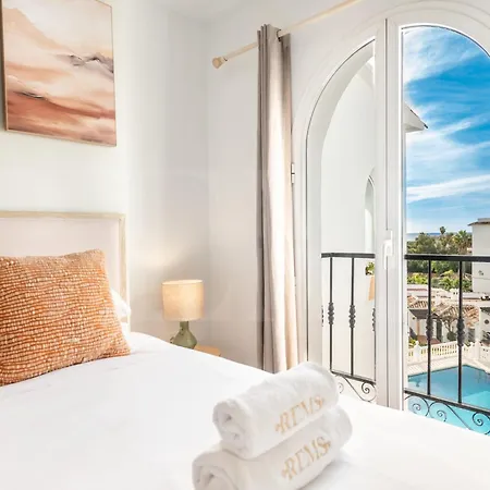 Pool, Sea Views & Parking By Rems