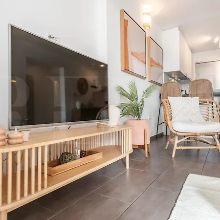 Pool, Sea Views & Parking By Rems Apartment