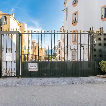 Apartment Pool, Sea Views & Parking By Rems