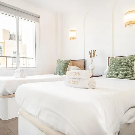 Pool, Sea Views & Parking By Rems Apartment *