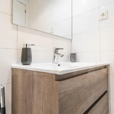 Pool, Sea Views & Parking By Rems Apartment Mijas