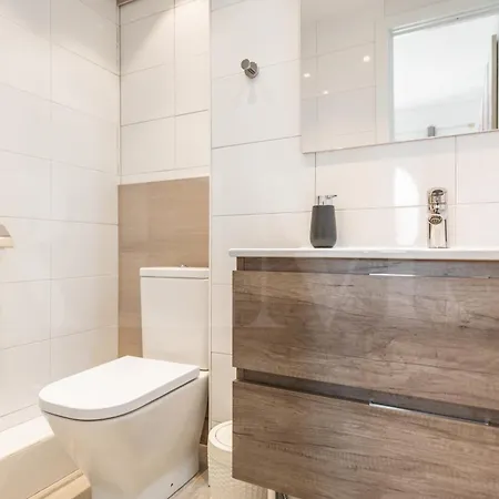 Apartment Pool, Sea Views & Parking By Rems *